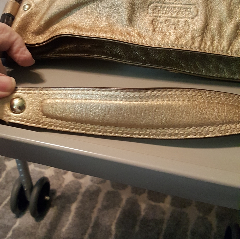 New Coach Handbag - Picture 7 of 9